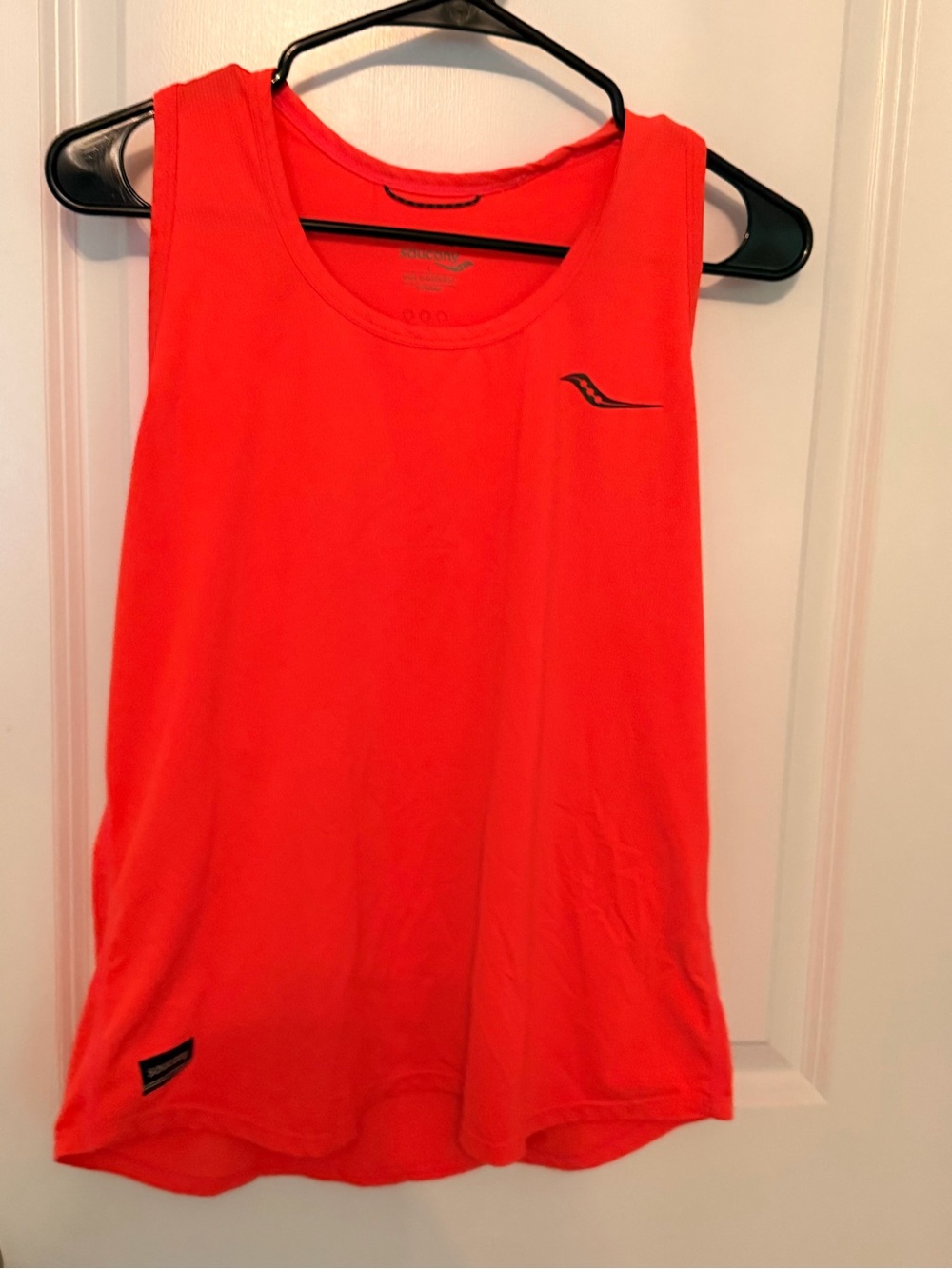 Saucony Women’s Running Tank Top Large Bright Coral Orange Racerback Performance
